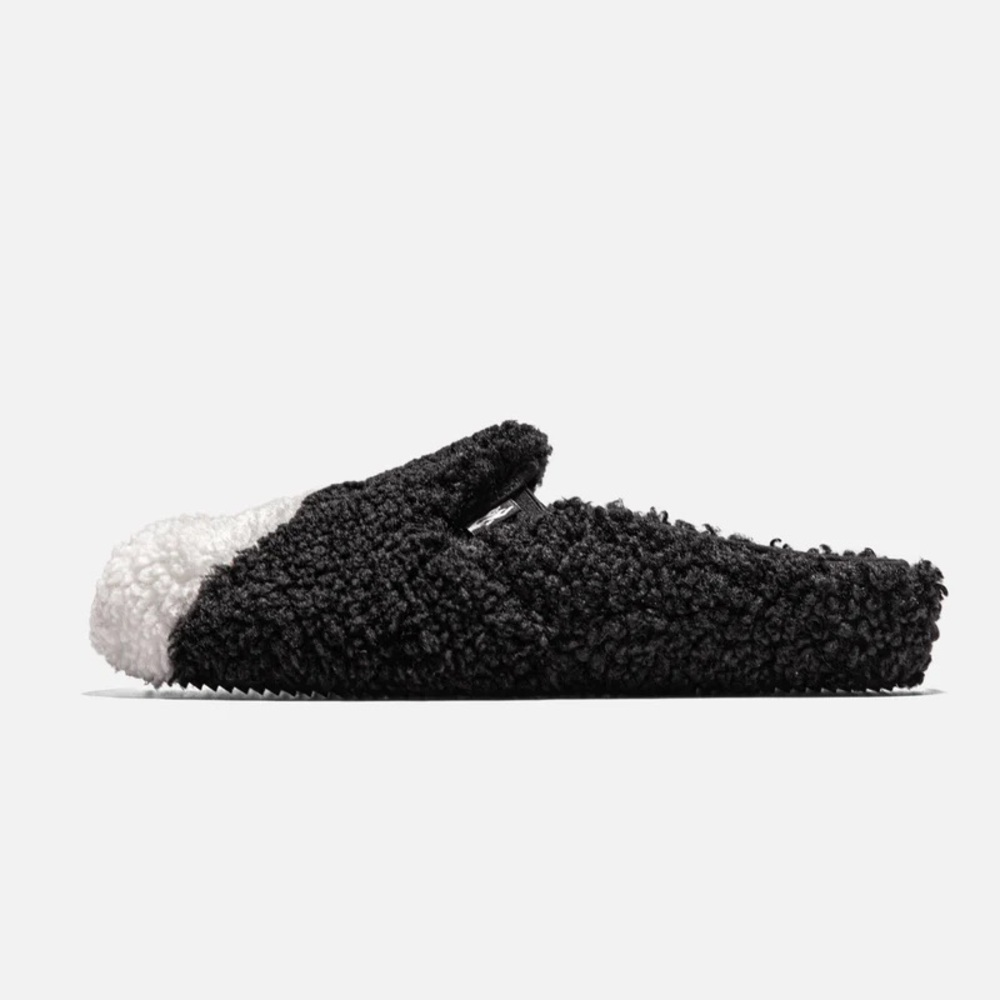 BRAND NEW! STRAYE One Love Ventura Mule. Mens 8.5, Women’s 10. Black and white.